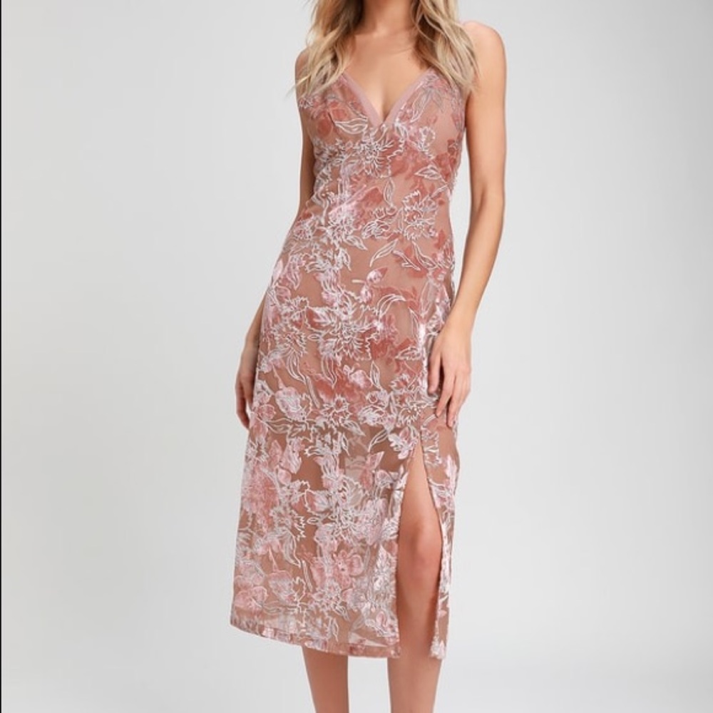 Lulu’s Mauve Burnout Dress